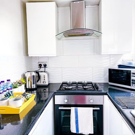 Beautiful 2 Bedroom House - Free Parking - Lt House Leicester Kültér fotó