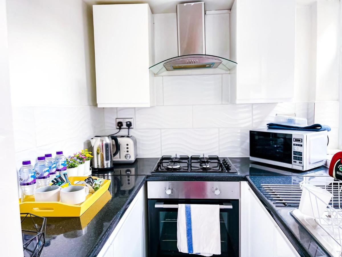 Beautiful 2 Bedroom House - Free Parking - Lt House Leicester Kültér fotó