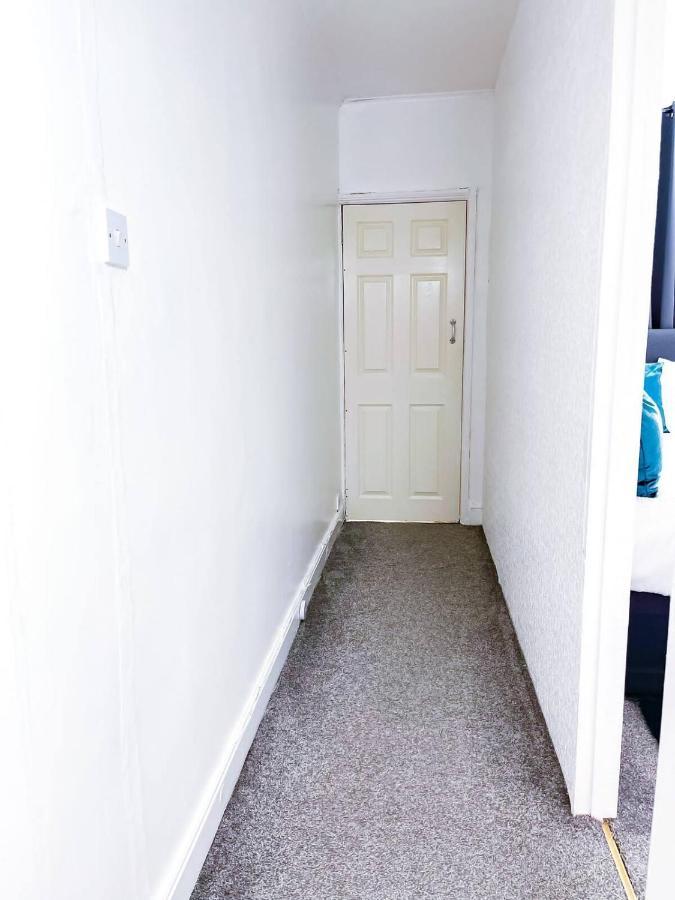 Beautiful 2 Bedroom House - Free Parking - Lt House Leicester Kültér fotó